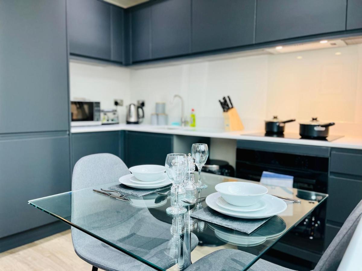 Stylish Studio Apartment Near To Old Trafford Stadium Manchester Bagian luar foto