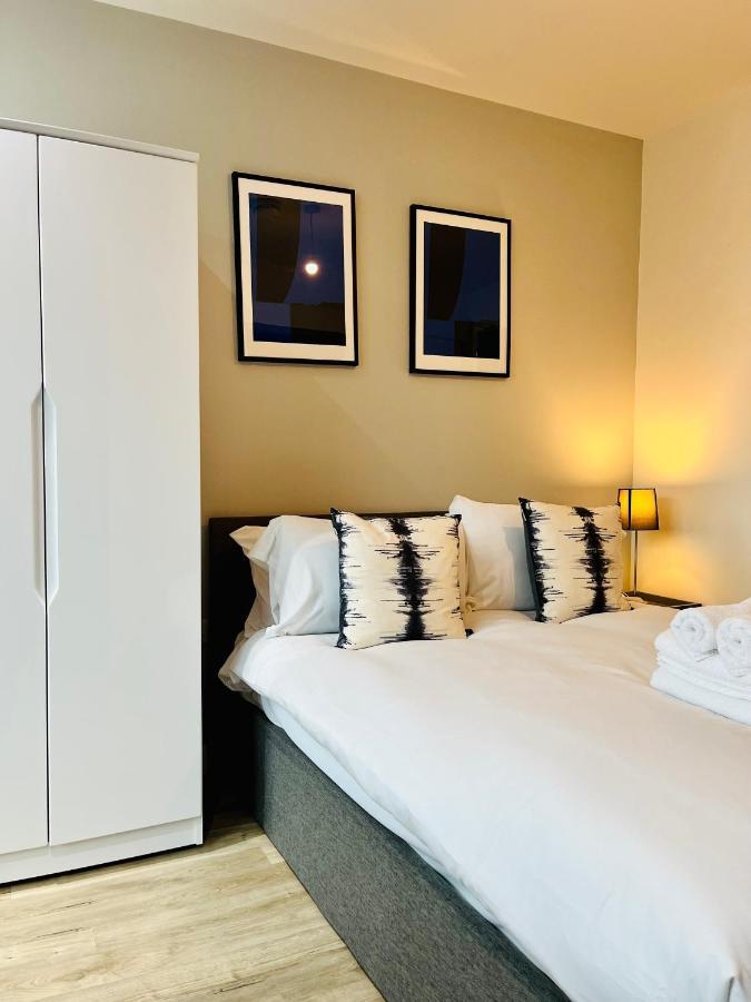 Stylish Studio Apartment Near To Old Trafford Stadium Manchester Bagian luar foto