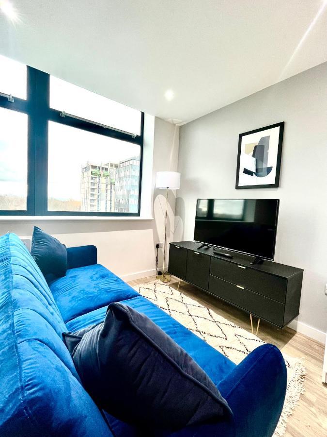 Stylish Studio Apartment Near To Old Trafford Stadium Manchester Bagian luar foto