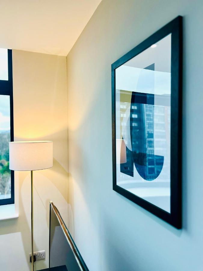 Stylish Studio Apartment Near To Old Trafford Stadium Manchester Bagian luar foto
